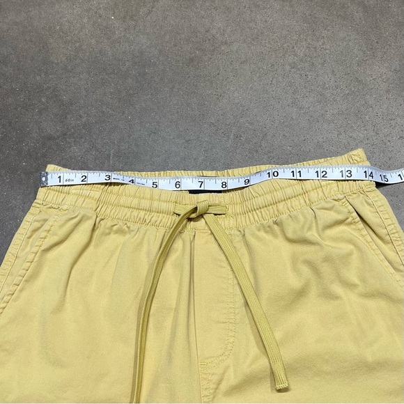 H&M Relaxed Fit Elastic Drawstring Waist Pockets Shorts - Picture 5 of 9